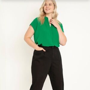Eloquii notch color blouse in Kelly green. Size 22
